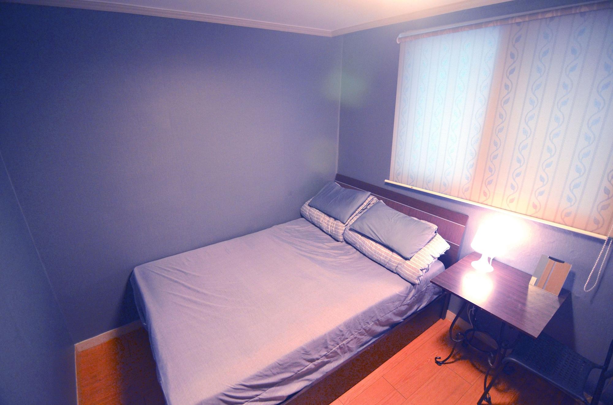 Kimchee Hongdae Guesthouse Сеул Екстер'єр фото
