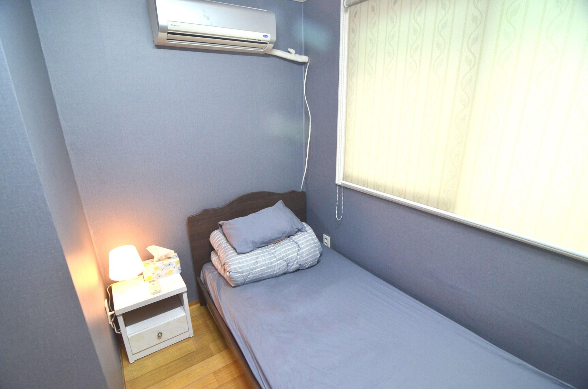 Kimchee Hongdae Guesthouse Сеул Екстер'єр фото