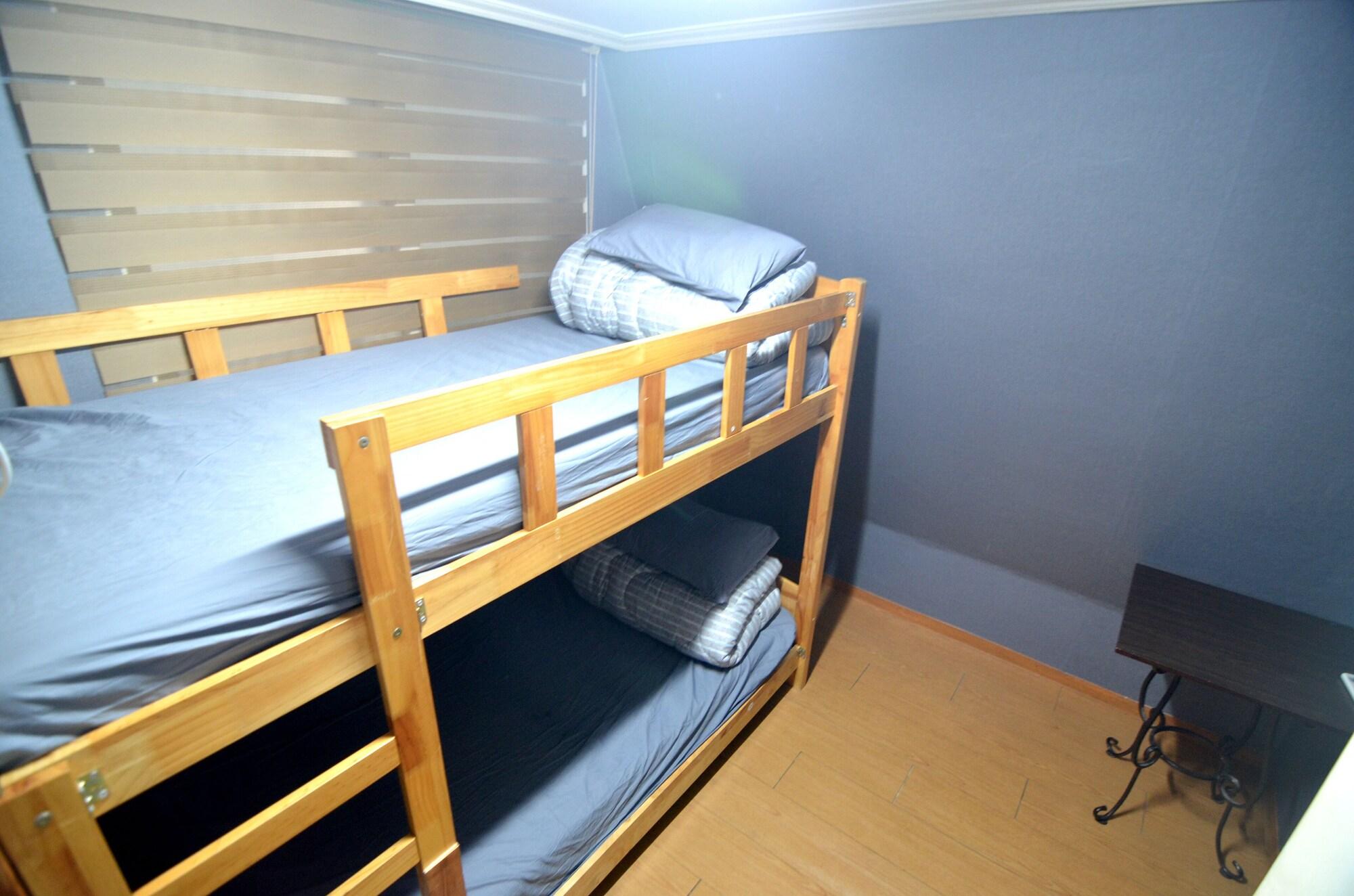 Kimchee Hongdae Guesthouse Сеул Екстер'єр фото
