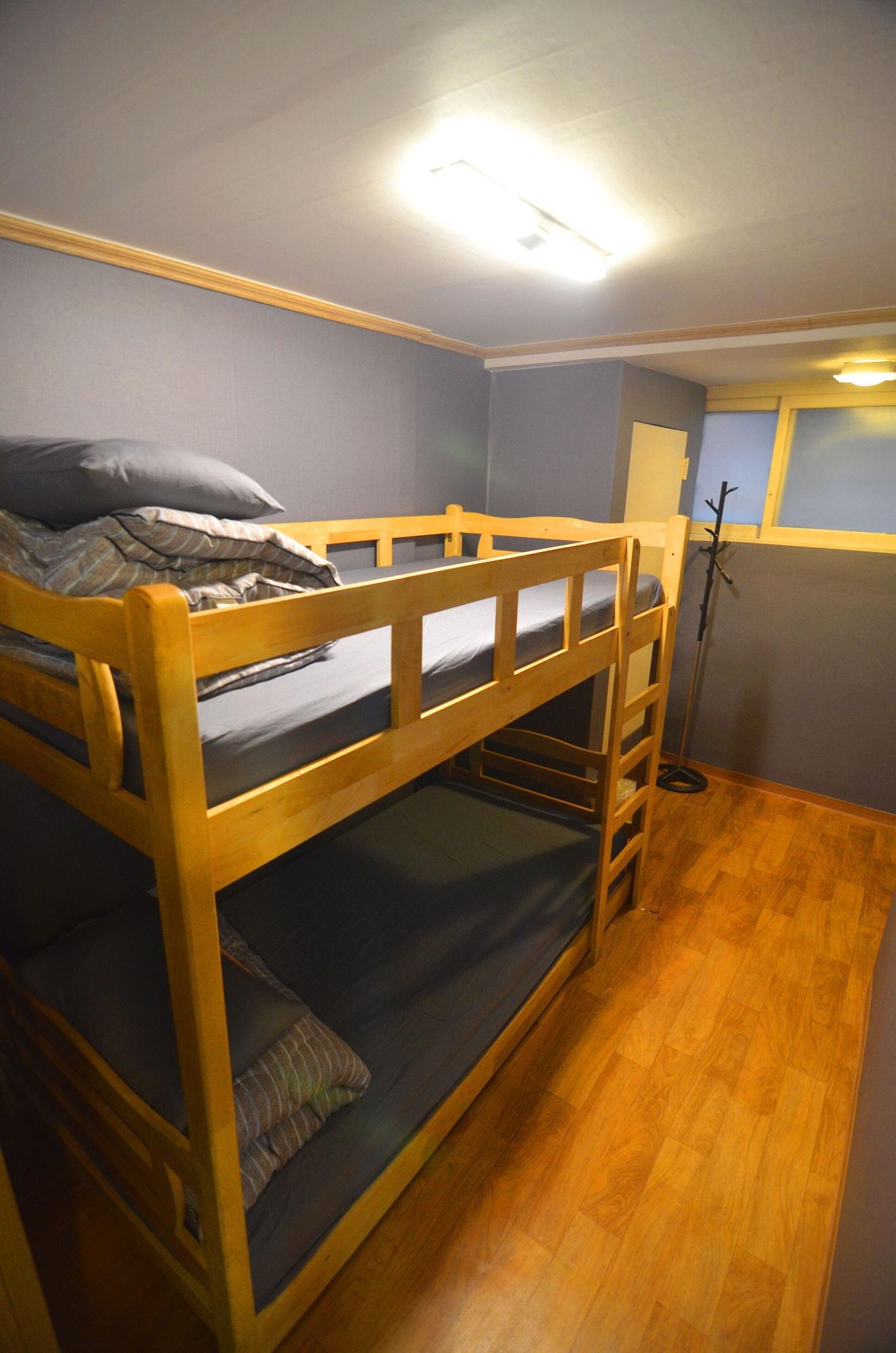 Kimchee Hongdae Guesthouse Сеул Екстер'єр фото