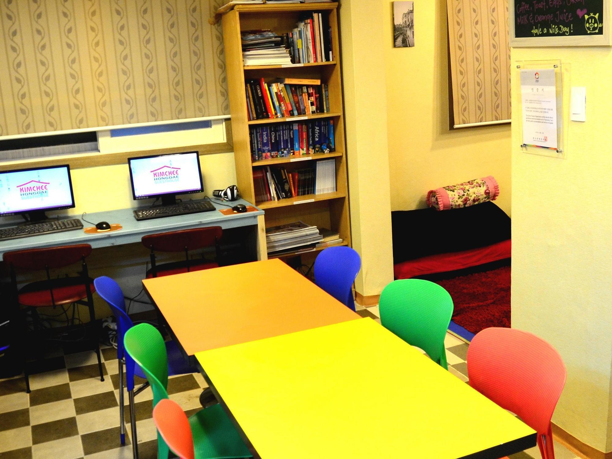 Kimchee Hongdae Guesthouse Сеул Екстер'єр фото