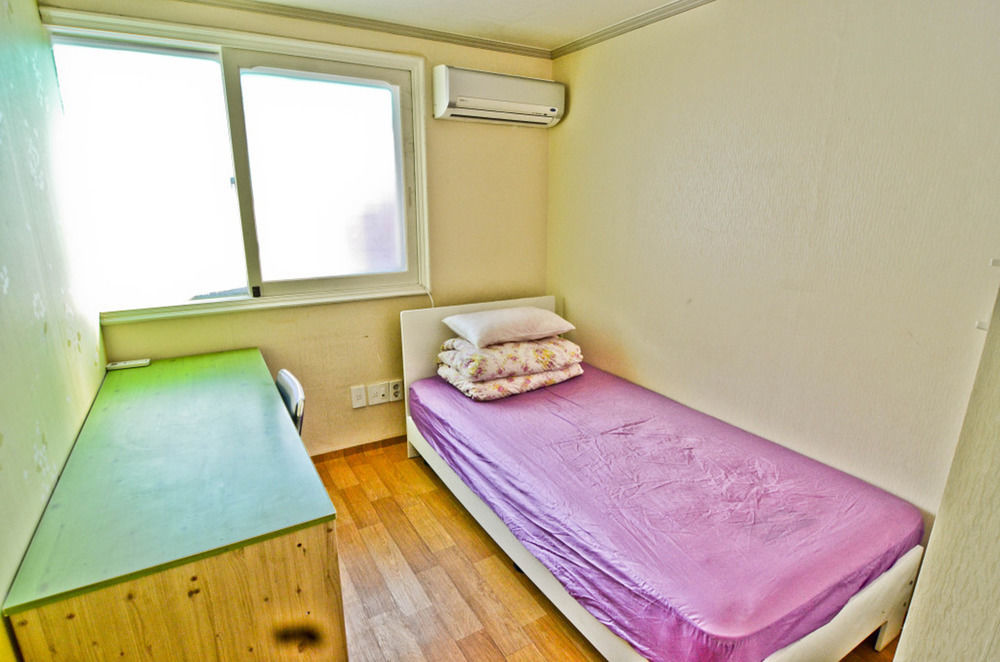 Kimchee Hongdae Guesthouse Сеул Екстер'єр фото
