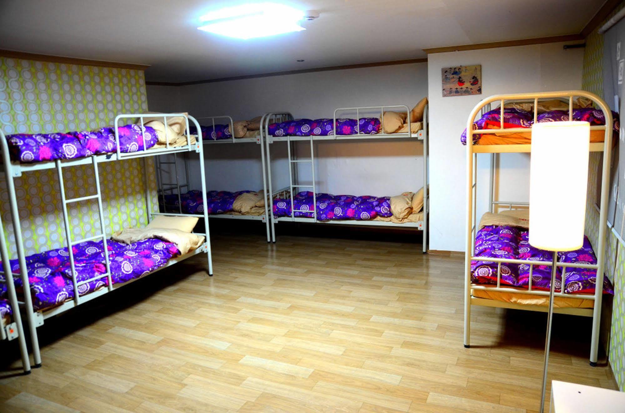 Kimchee Hongdae Guesthouse Сеул Екстер'єр фото